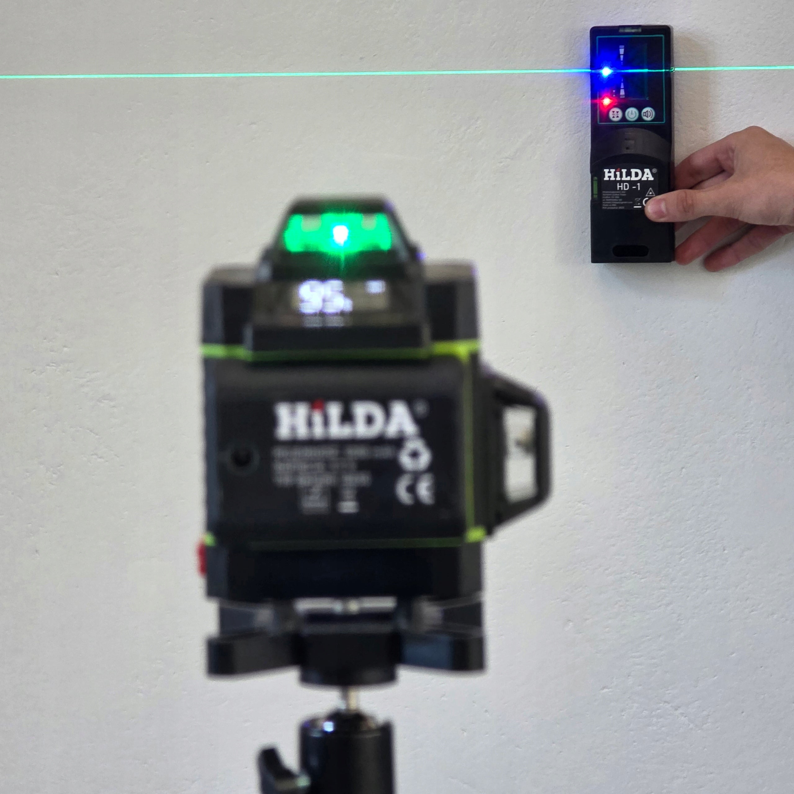 LASER LEVEL HILDA 16 LINES CROSS LASER 4D GREEN + TRIPOD 160 CM Manufacturer code HILDA POZIOMICA LASEROWA 4D 2 AKU STATYW 1.6M
