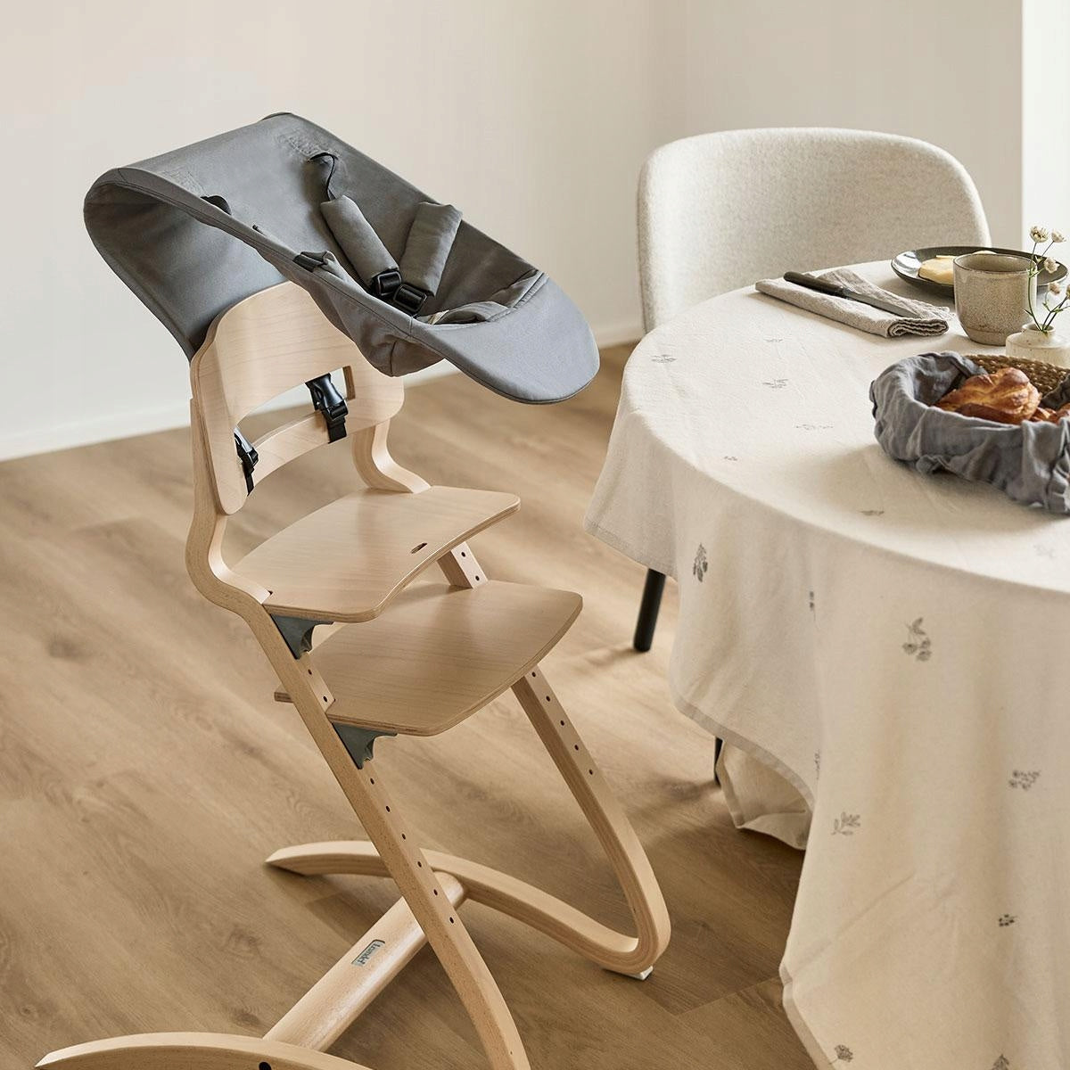 LEANDER - Newborn Seat for Louie and Classic high chair, Cool grey EAN (GTIN) 5707770608232
