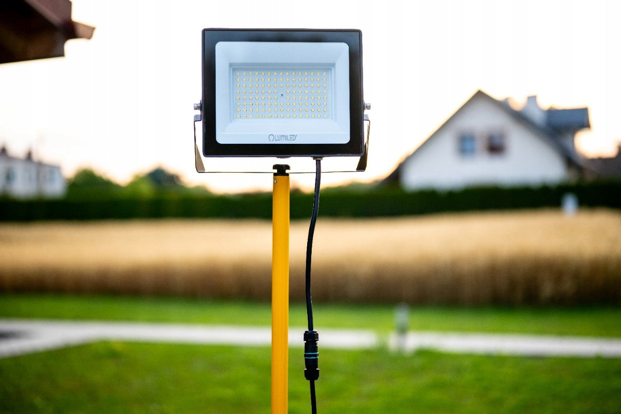 LED Floodlight HALOGEN Lamp 100W WORKING CONSTRUCTION TRIPOD PORTABLE Batteries included no