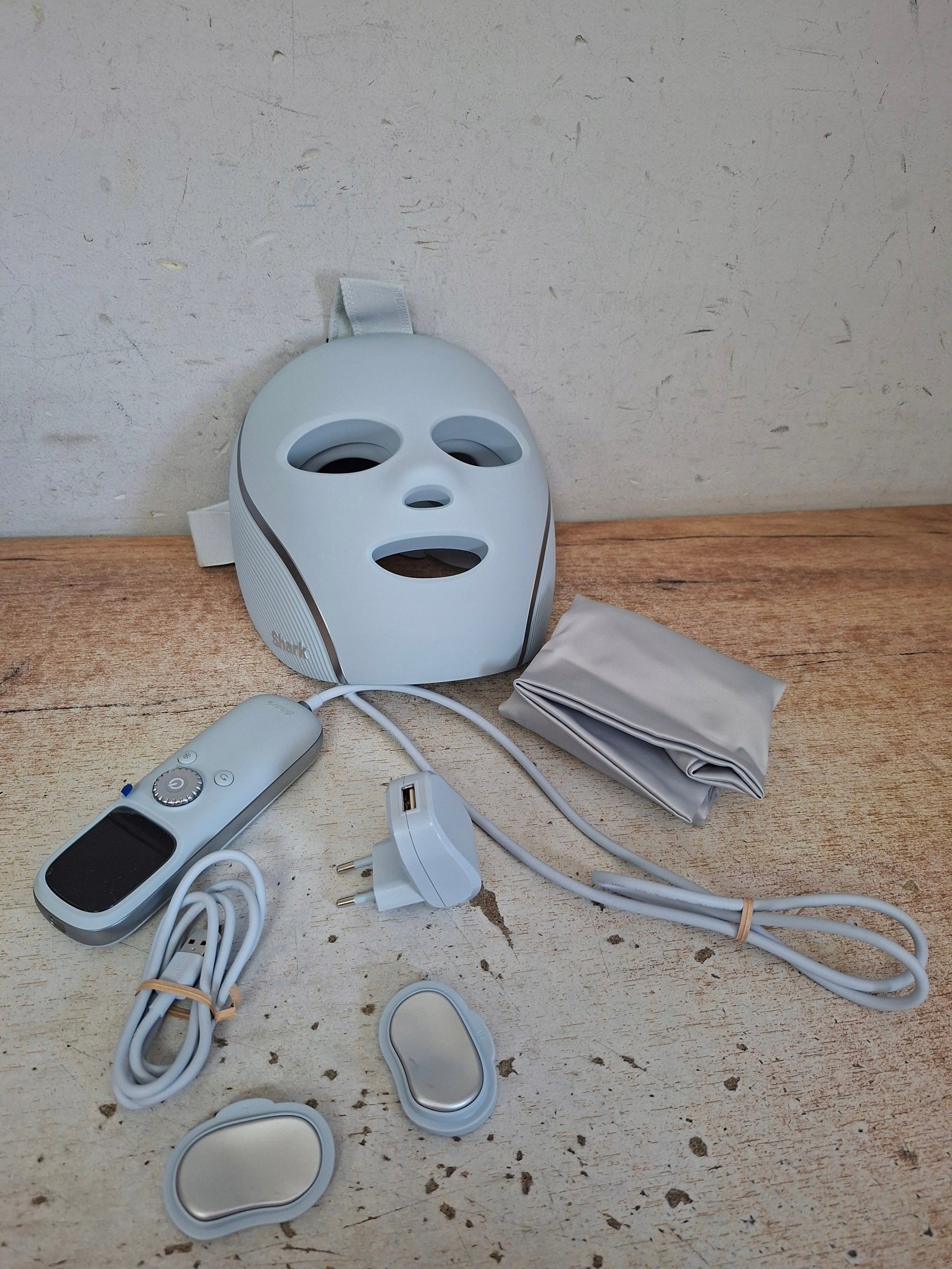LED Mask Shark Cryo Glow Light Therapy Anti-Wrinkle Blue Manufacturer code FW312EU