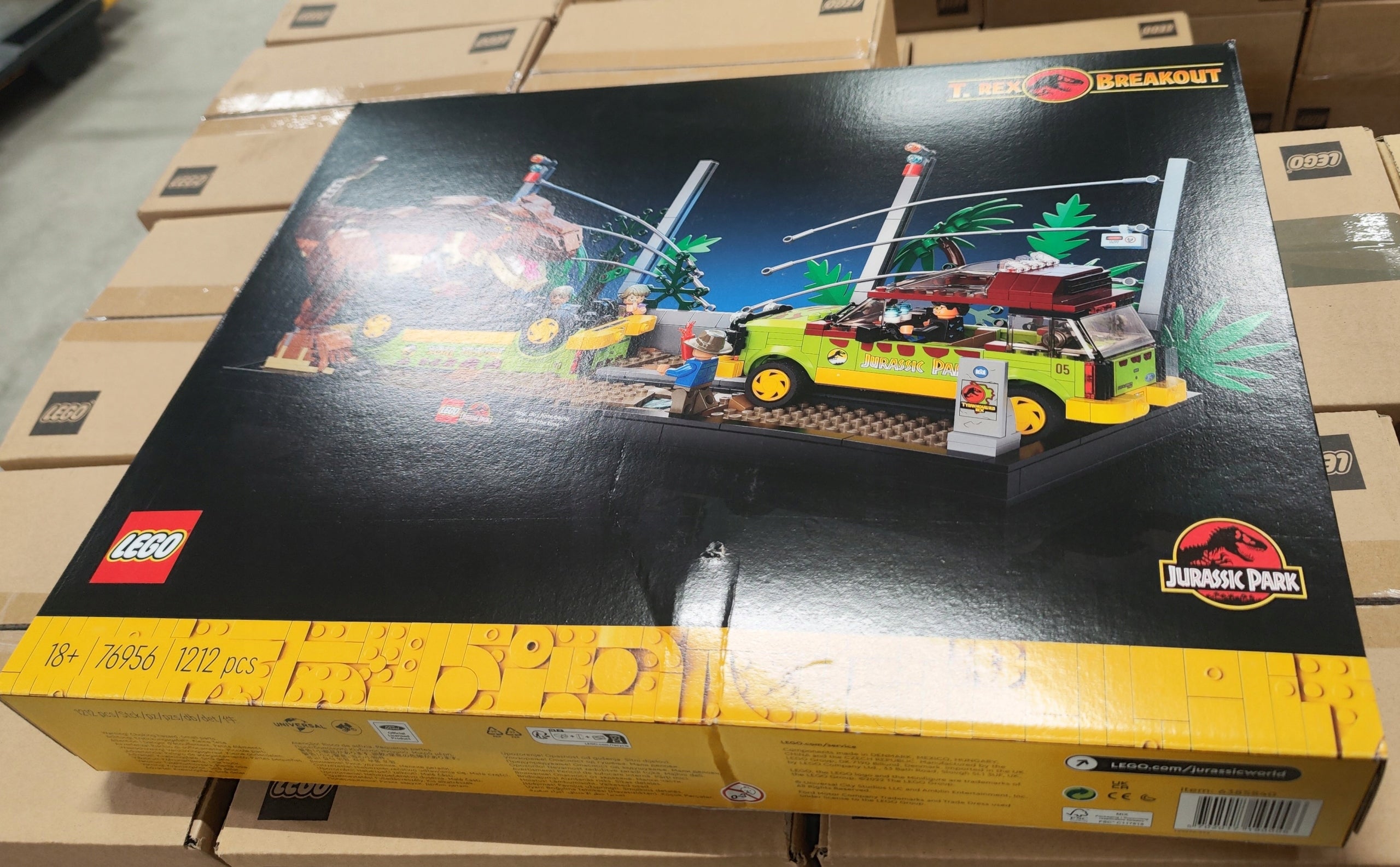 Lego Jurassic World T-Rex na útěku 76956 (((( promáčklá krabice ))))