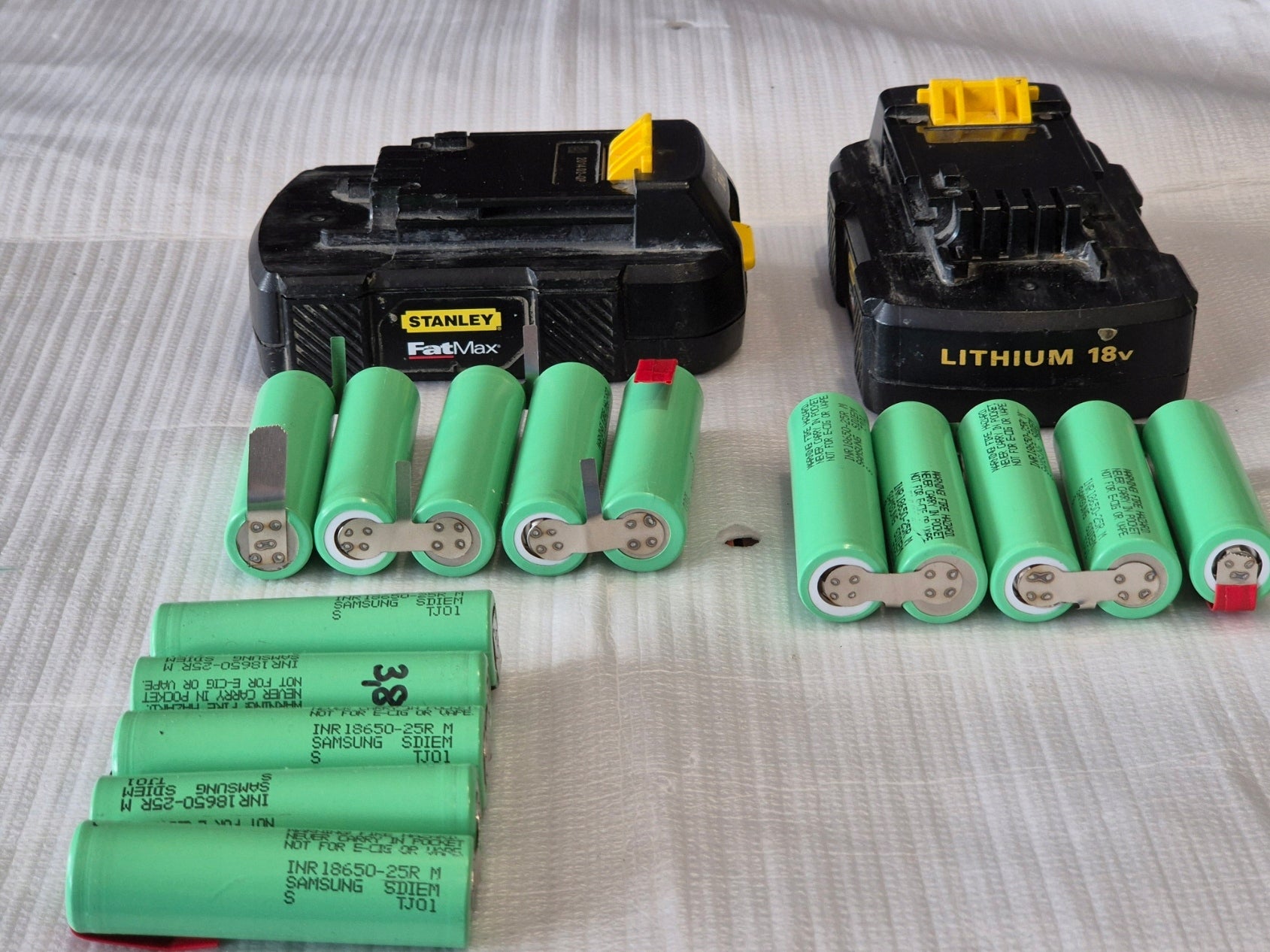 Li-Ion Battery Stanley 18 V 2,5 Ah Cartridge Self-Replacement Package Battery type Li-Ion