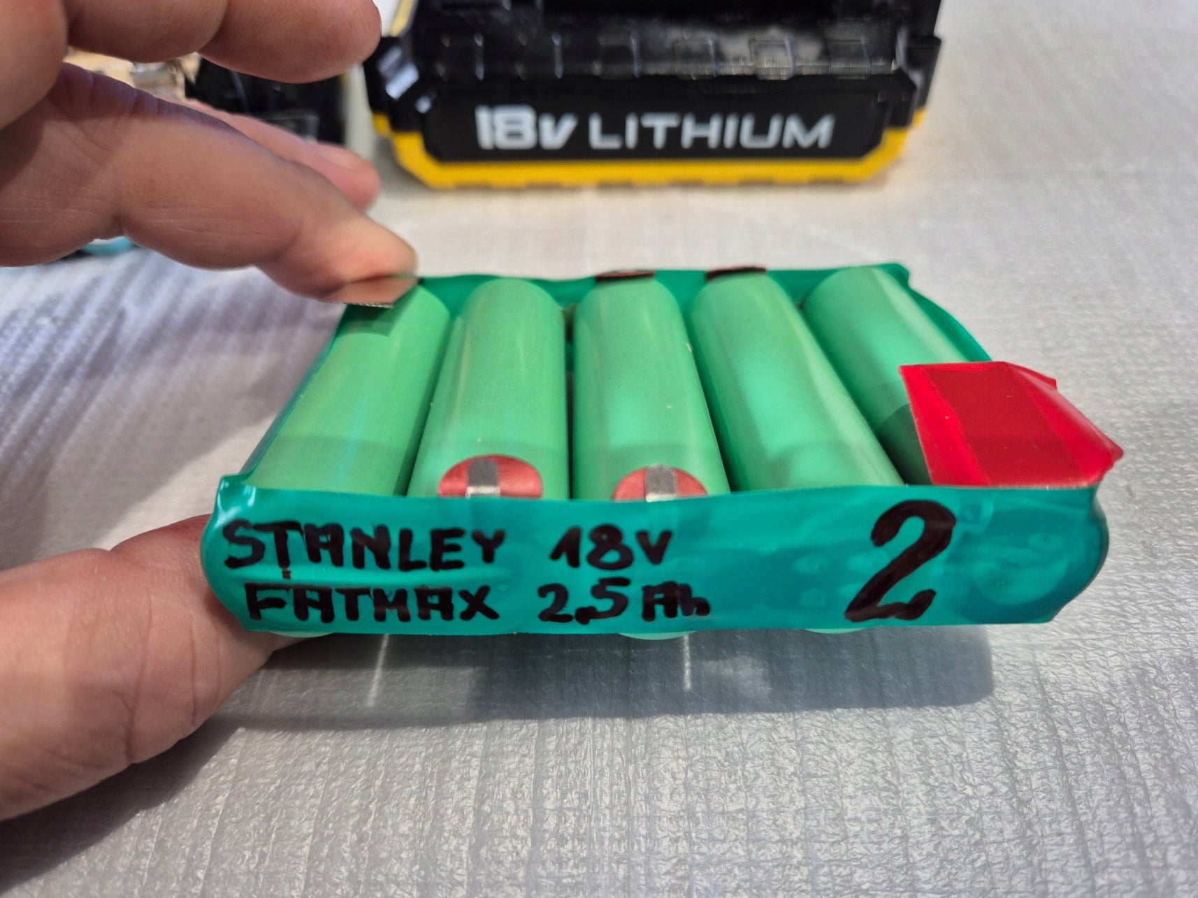 Li-Ion Battery Stanley 18 V 2,5 Ah Cartridge Self-Replacement Package Product weight with unit packaging 1 kg