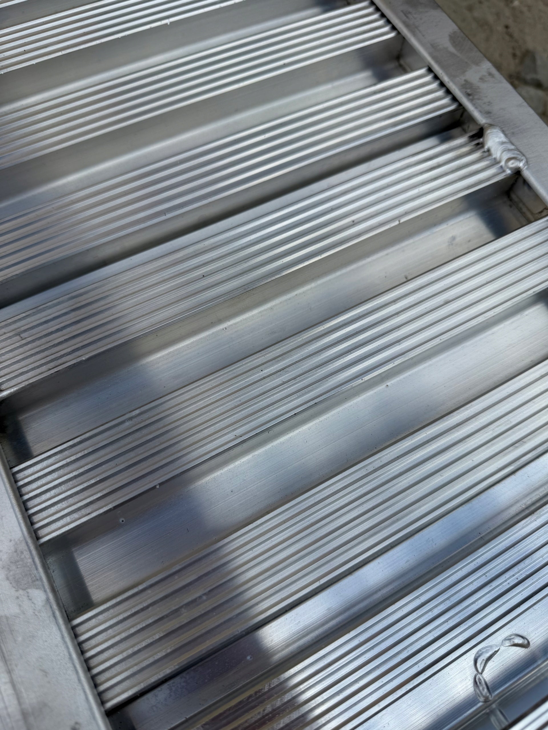 Loading ramps Aluminium ramps LENGTH 150cm LIFTING CAPACITY up to 2850kg Brand no brand
