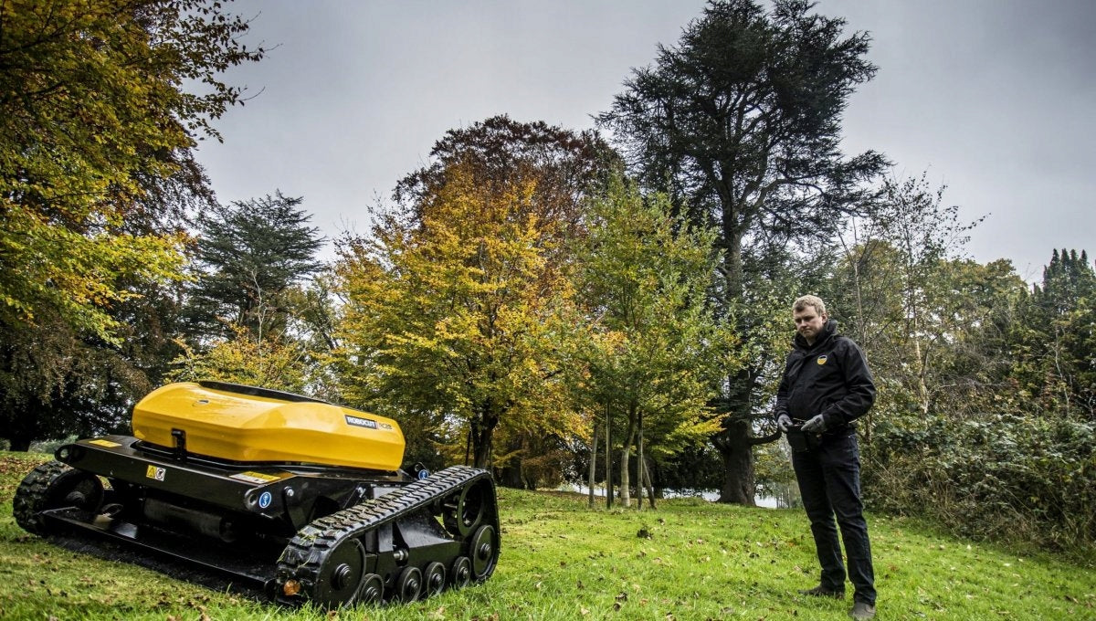MCCONNEL ROBOCUT S300 Mowing width 1 cm