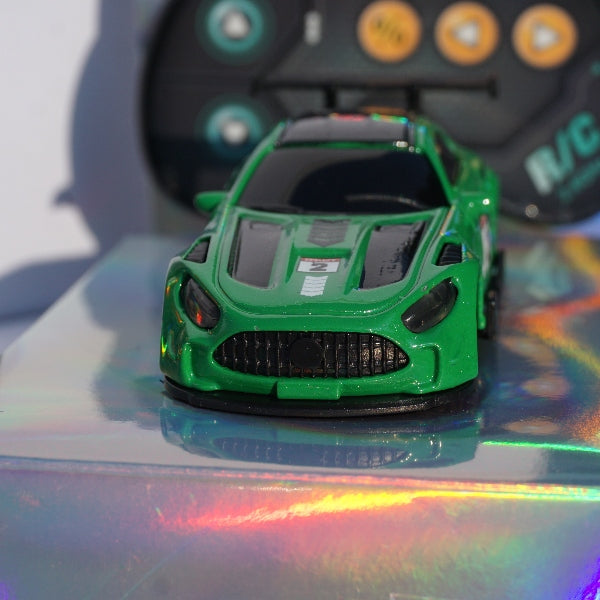 METAL CAR Remote Controlled MINI RC Auto 1:64 GREEN WITH LIGHT Kind driving