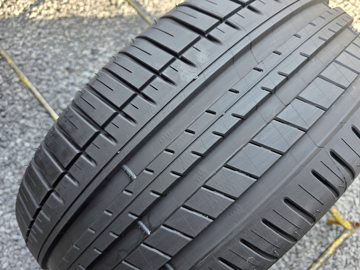 MICHELIN PILOT SPORT 3 245 40 19 Number of tires offered 1 pc.