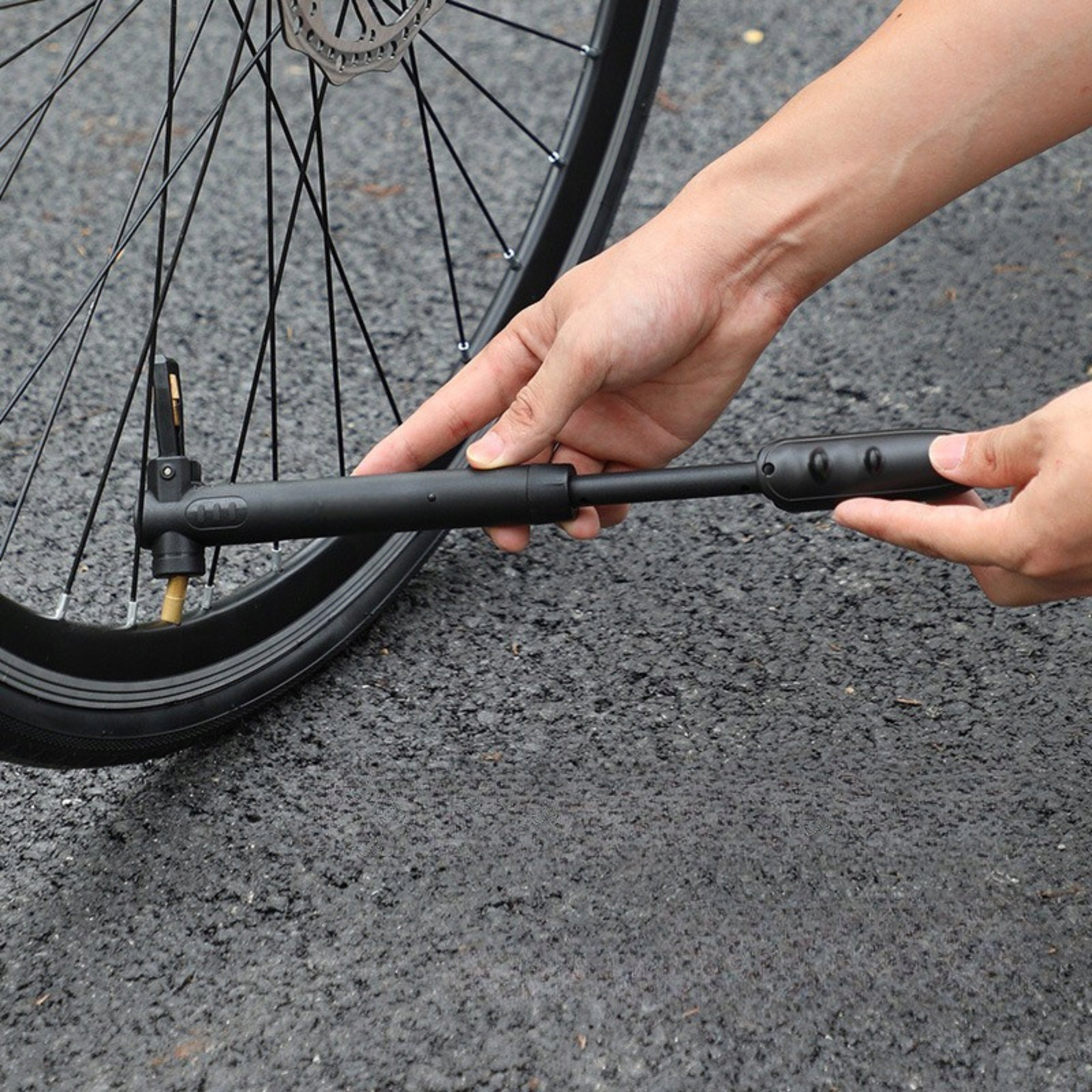 MINI HAND BICYCLE PUMP FOR FRAME WITH TELESCOPIC HANDLE ALUMINIUM Dominant material aluminum