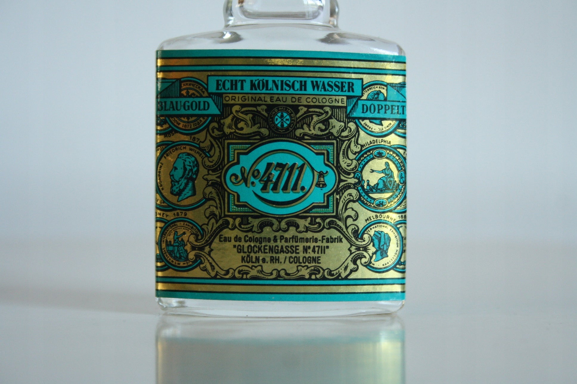 MORE THAN A COLLECTIBLE MINIATURE 4711 ECHT KOLNISCH WASSER (25 ML) Manufacturer code 4011700740154