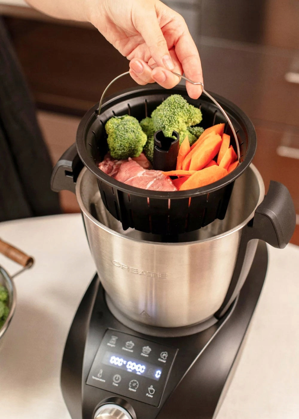 MULTIFUNCTIONAL FOOD PROCESSOR ,cooking, chopping, whipping Packaging status original