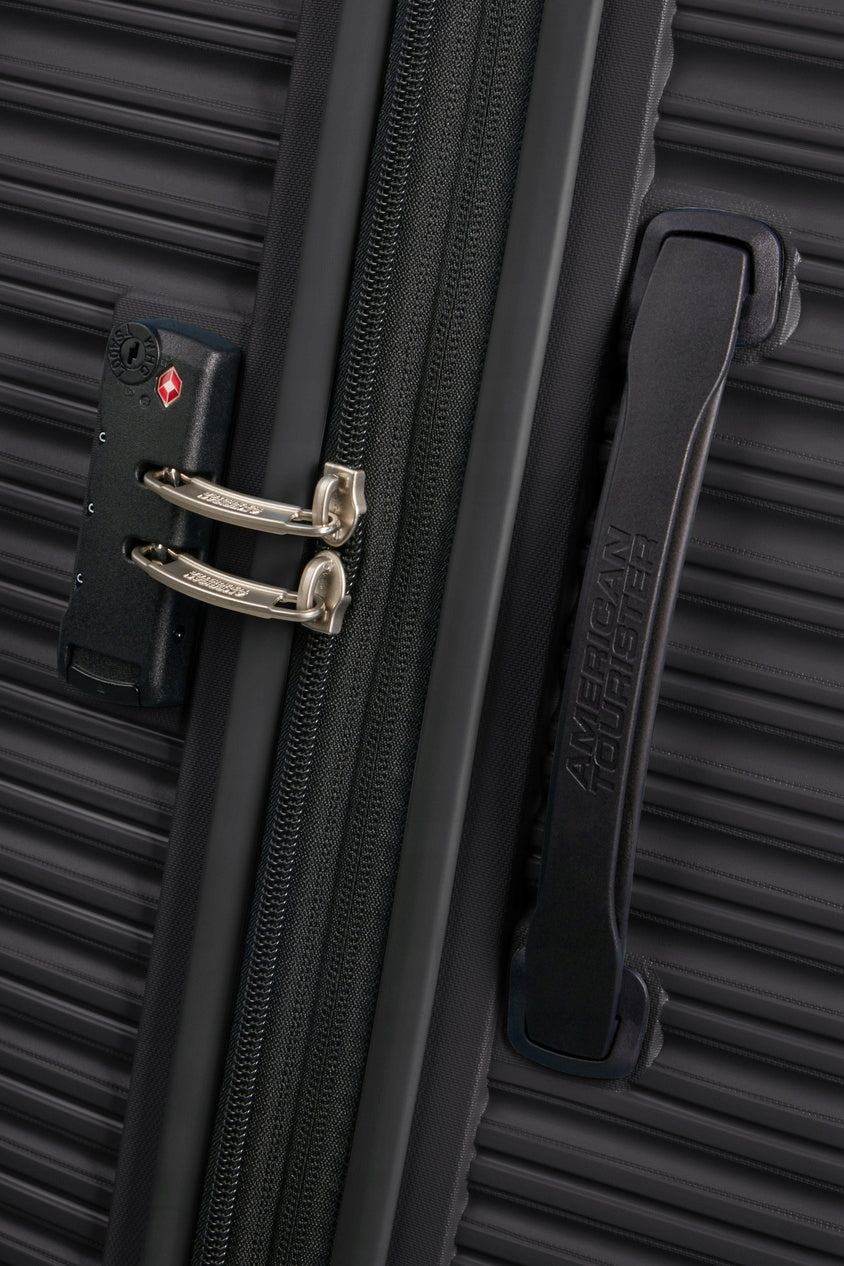 Medium suitcase AMERICAN TOURISTER 67cm POLYPROPYLENE TSA 360° enlarged Depth (shorter edge) 33 cm