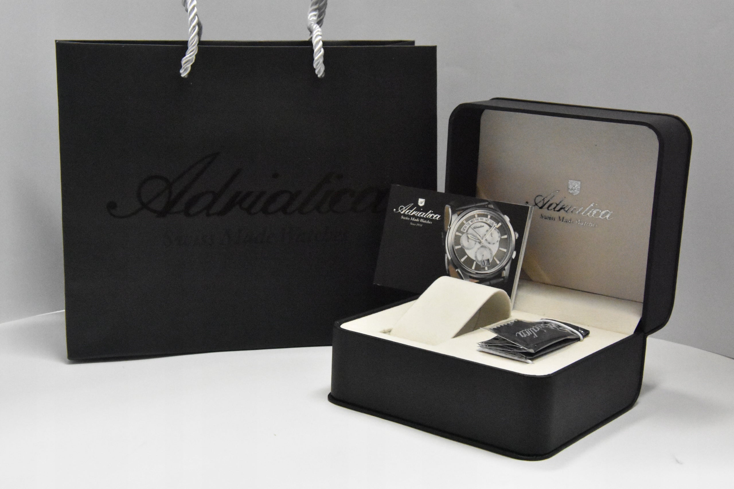 Men's watch Adriatica A8202.1114CH SZAFIR 10 ATM Brand Adriatica