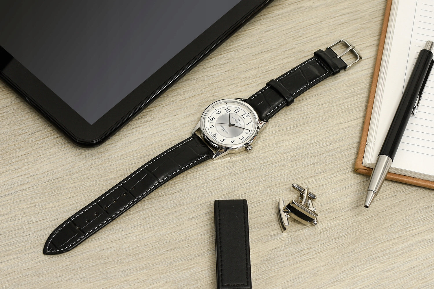 Men's watch classic quartz elegant leather strap analog Perfect Batteries included yes