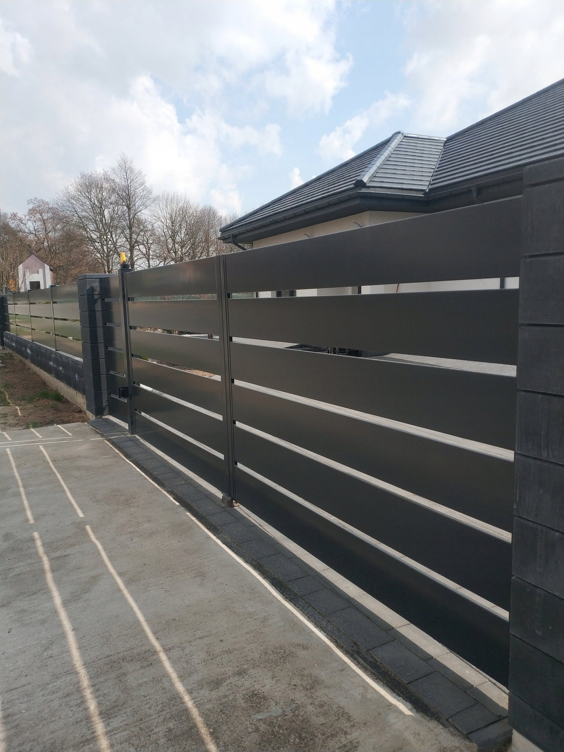 Metal bars profil 200x20 1,5mm painted for panel fence Packaging status original