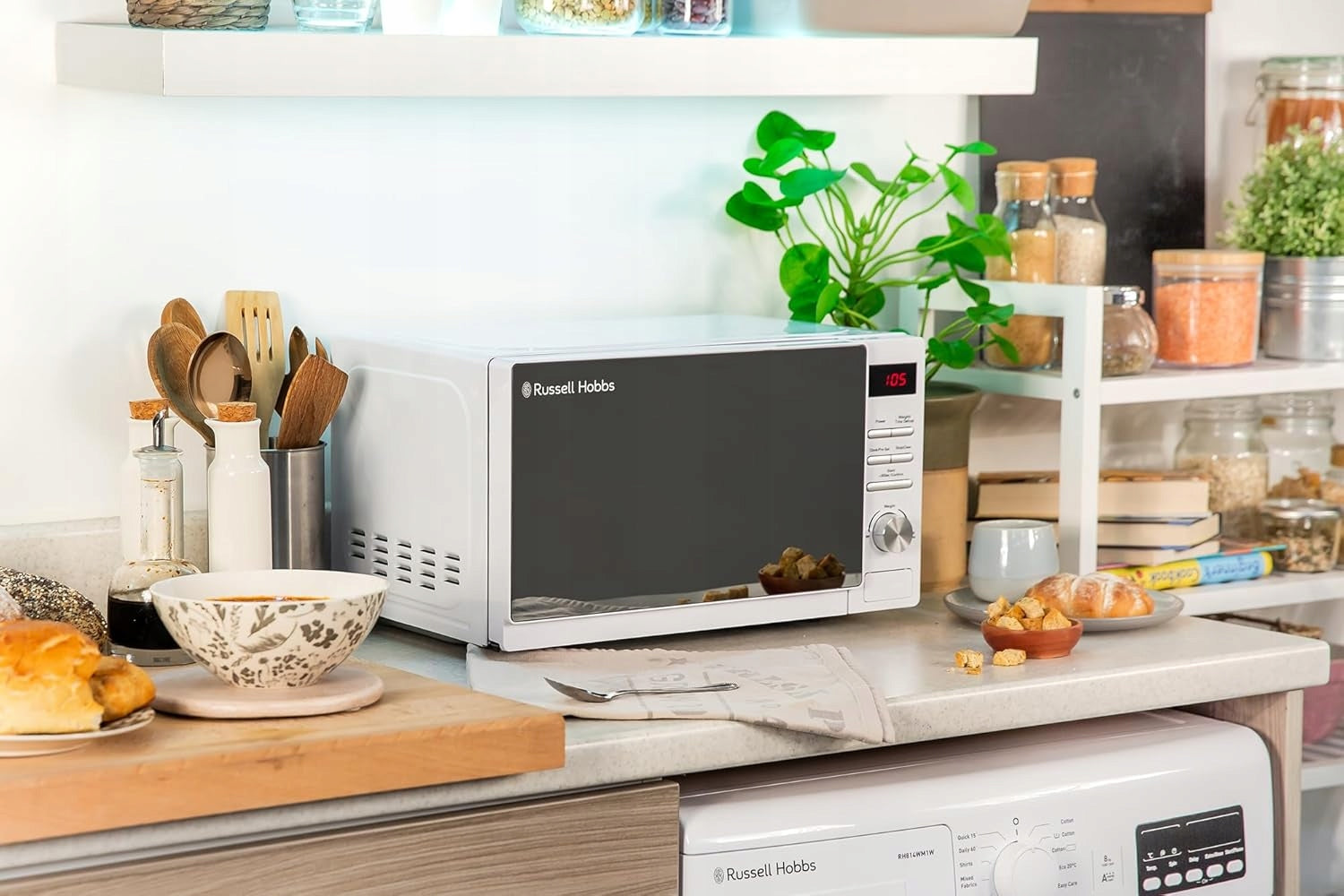 Microwave oven Russell Hobbs RHM2079A white 20 l 800 W Manufacturer code 5056233833705
