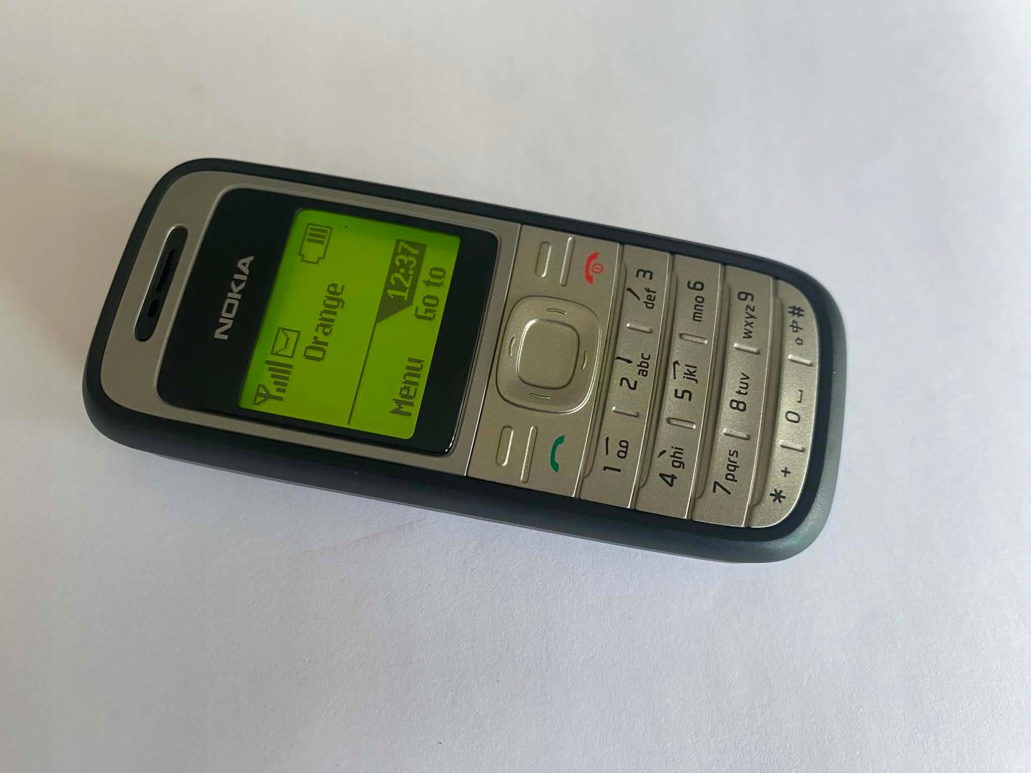 Mobile phone Nokia 1200 4 MB / 4 MB 2G black