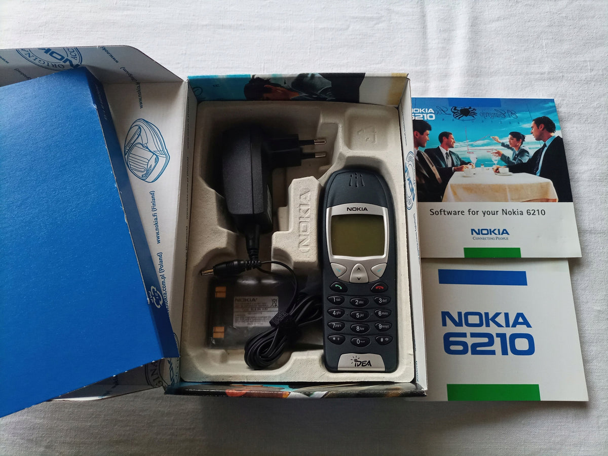 Mobile phone Nokia 6210 4 MB / 4 MB 2G Polish Salon Original set