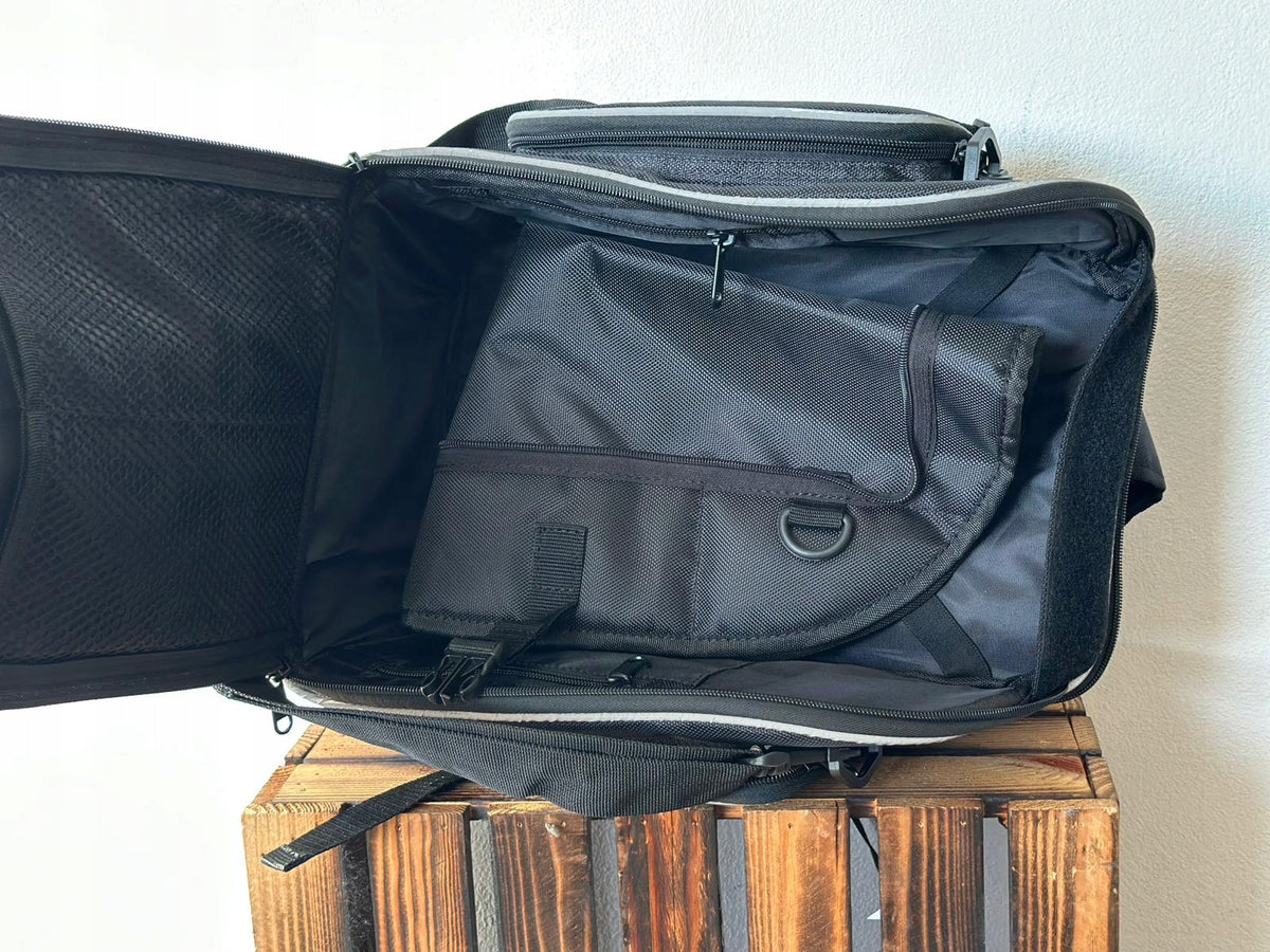 Motorcycle backpack black 40x34x17 cm | Side pockets EAN (GTIN) 5905261805232