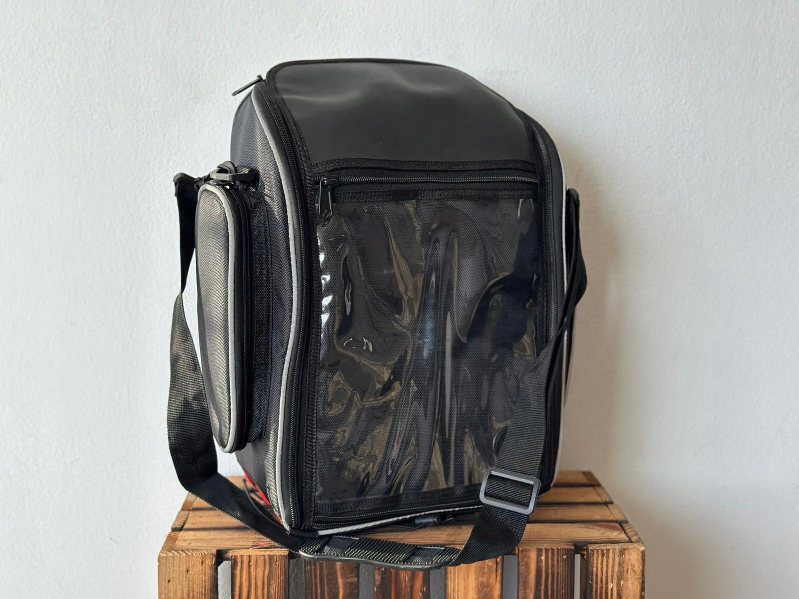Motorcycle backpack black 40x34x17 cm | Side pockets