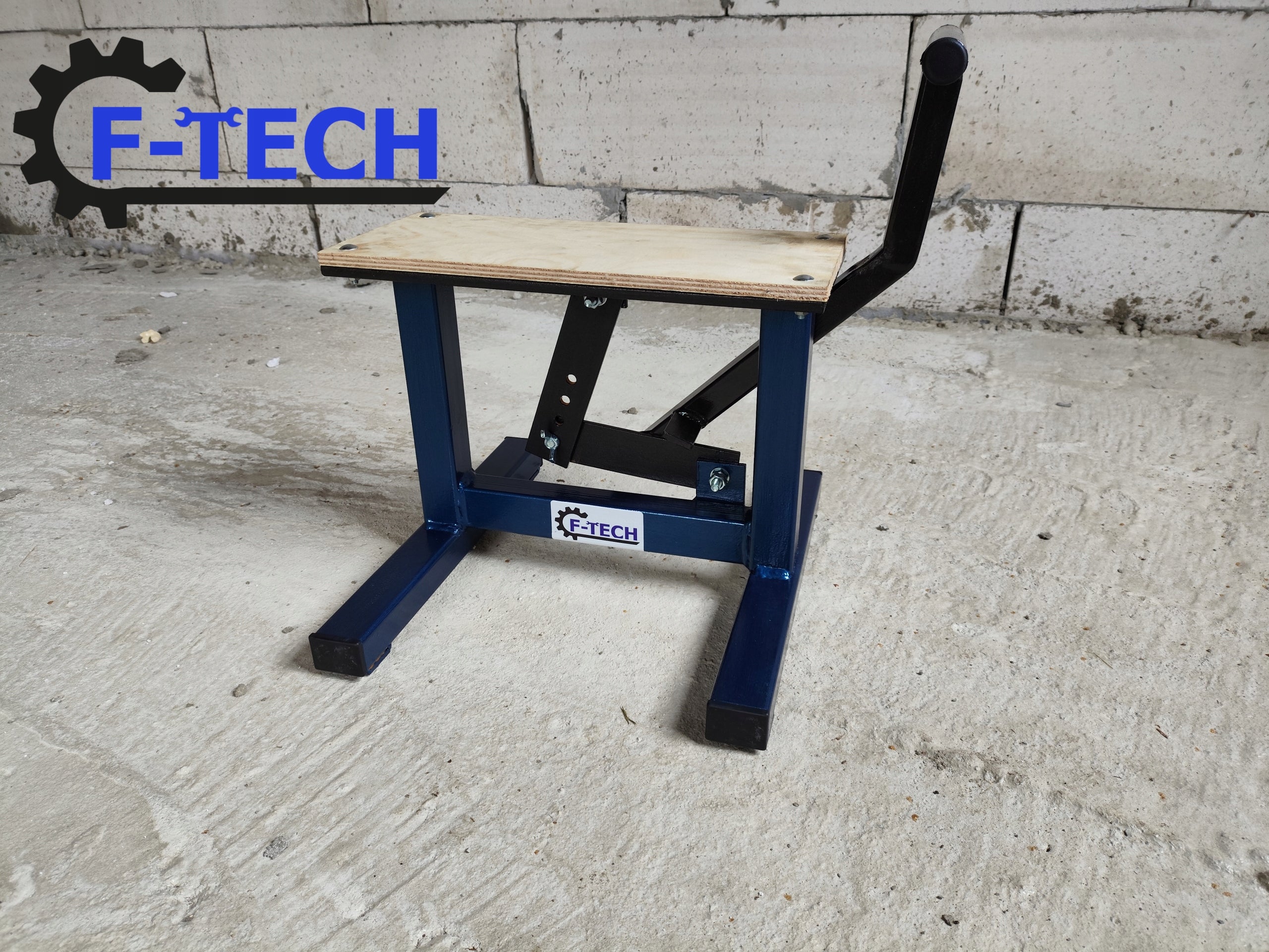 Motorcycle cross enduro lift stand MADE IN POLAND F-TECH EAN (GTIN) 4952851475888