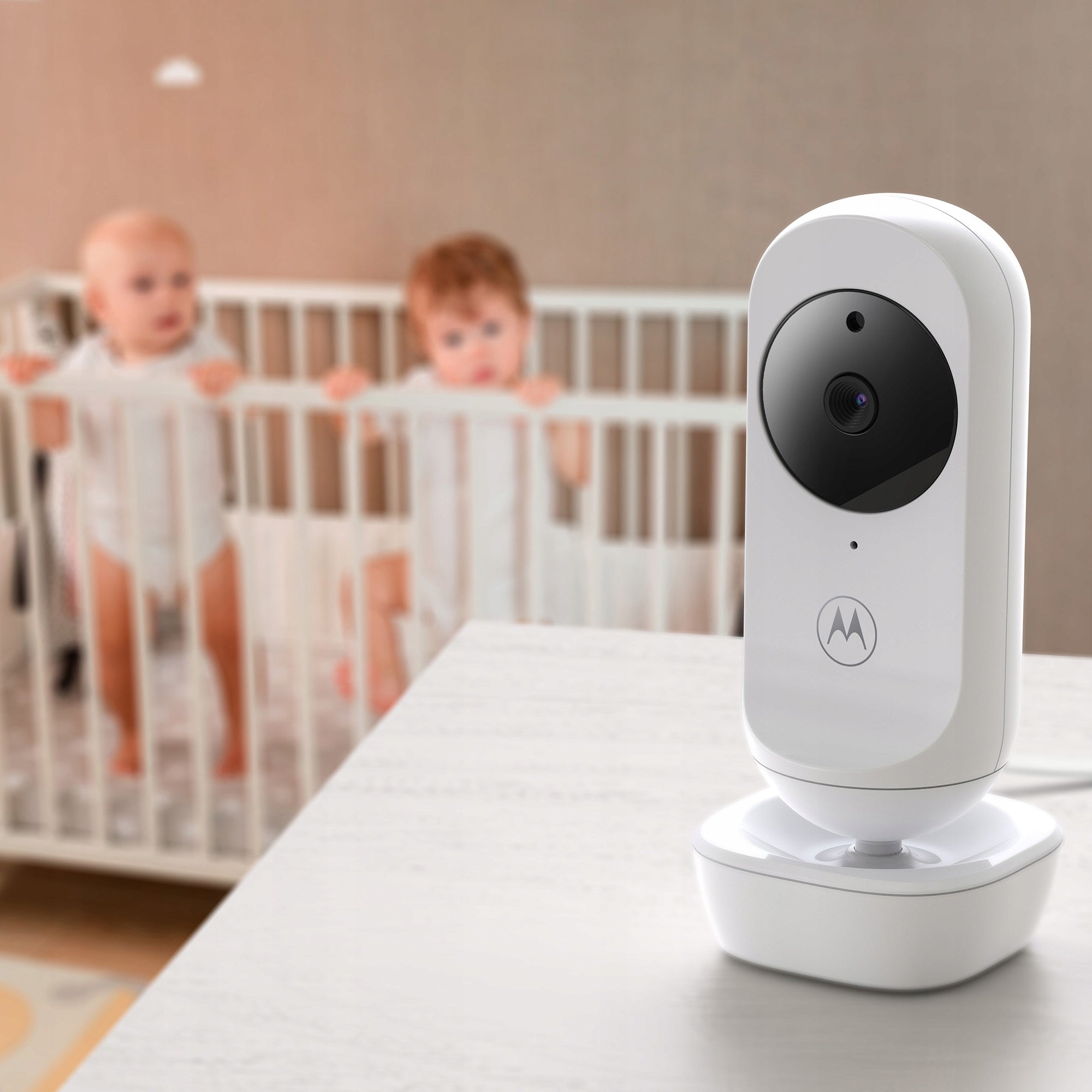 Motorola VM34 baby monitor with 4,3 inch screen Manufacturer code PNI-VM34