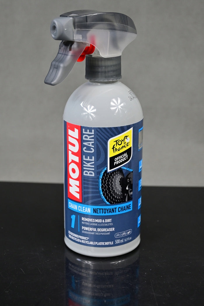 Motul Chain Clean Road 500ml - preparation for cleaning the chain in a bicycle
