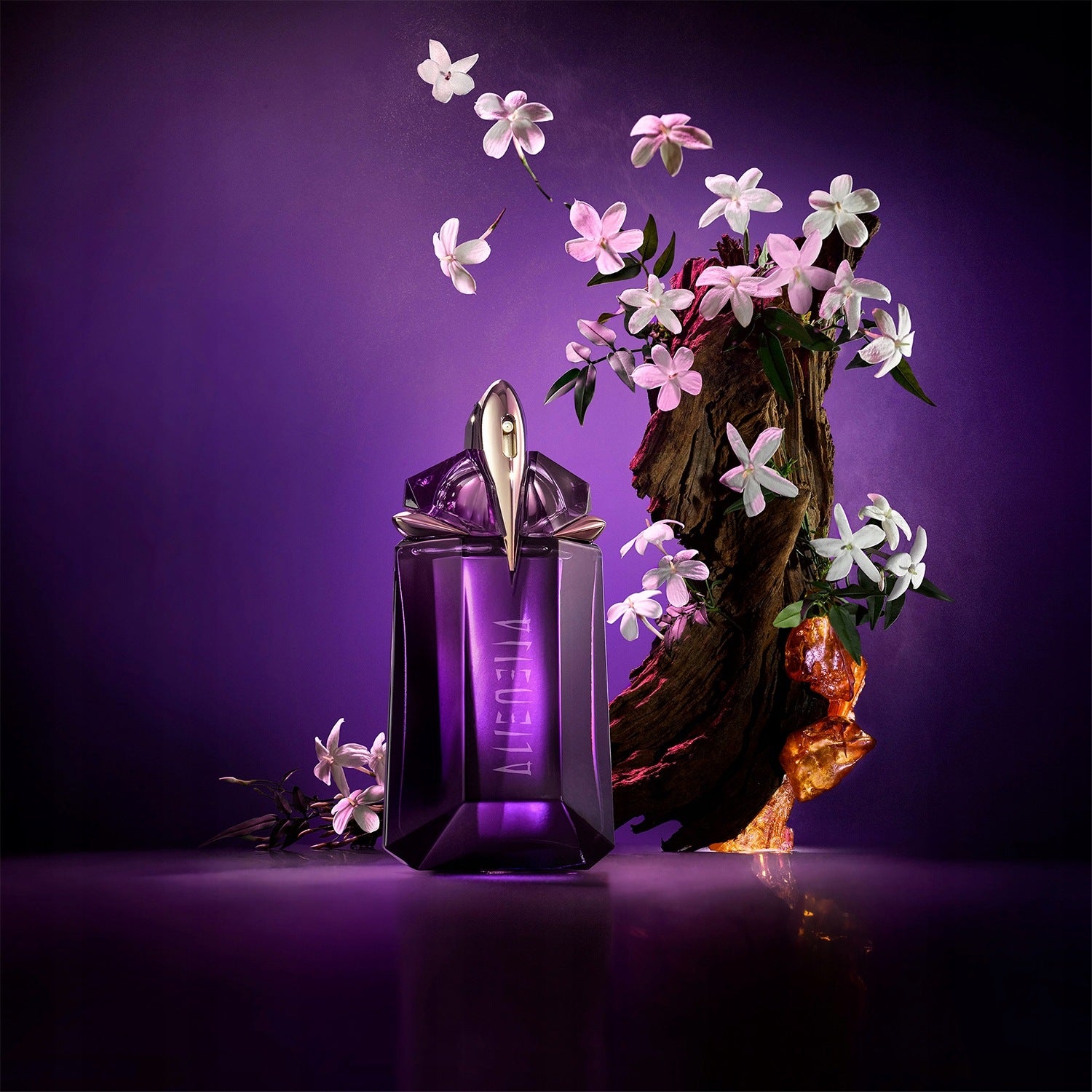Mugler Alien Eau de Parfum refillable bottle for women 60 ml Packaging volume 60 ml