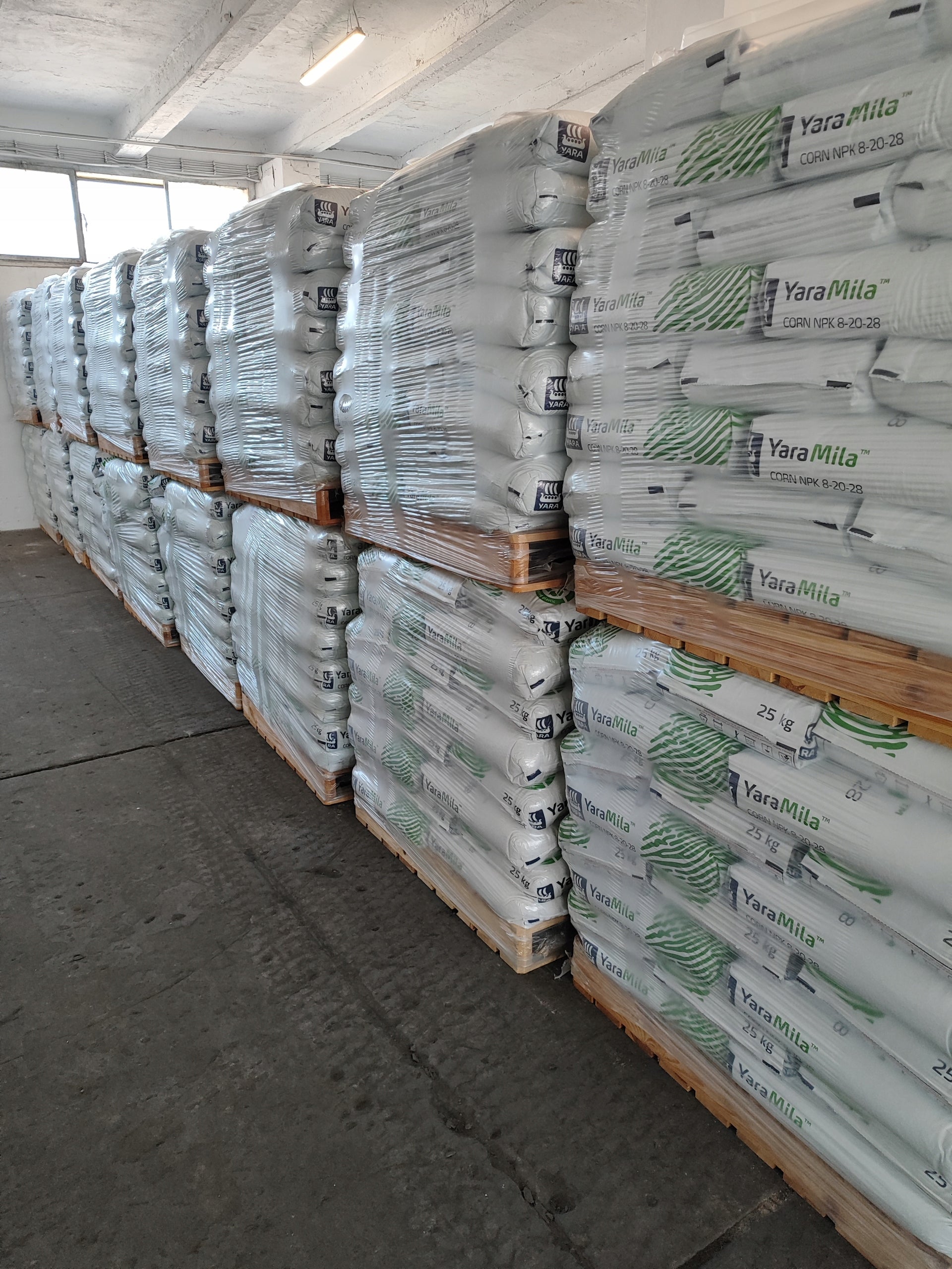 Multicomponent Fertilizer Yara Mila Corn 8-20-28 25 kg Manufacturer code Yara 10:24:24