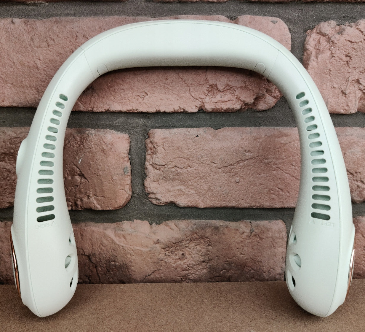 NECK FAN WIRELESS FAN PORTABLE QUIET COOLING SCREEN Manufacturer code Wentylator na szyję bezprzewodowy wiatrak