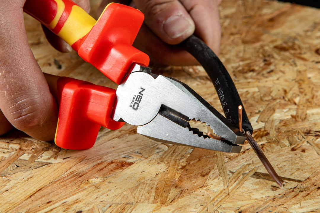 NEO PLIERS SET 1000V PLIERS 160 mm Side Elongated pliers Brand NEO TOOLS