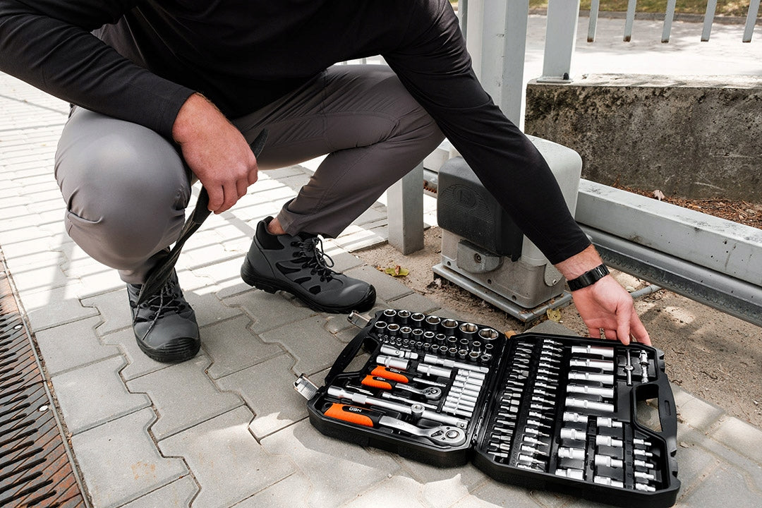 NEO Socket Wrenches 110 el. 1/4 1/2 Suitcase + Flat Eye Wrenches 12 pcs. Number of items in the set 110