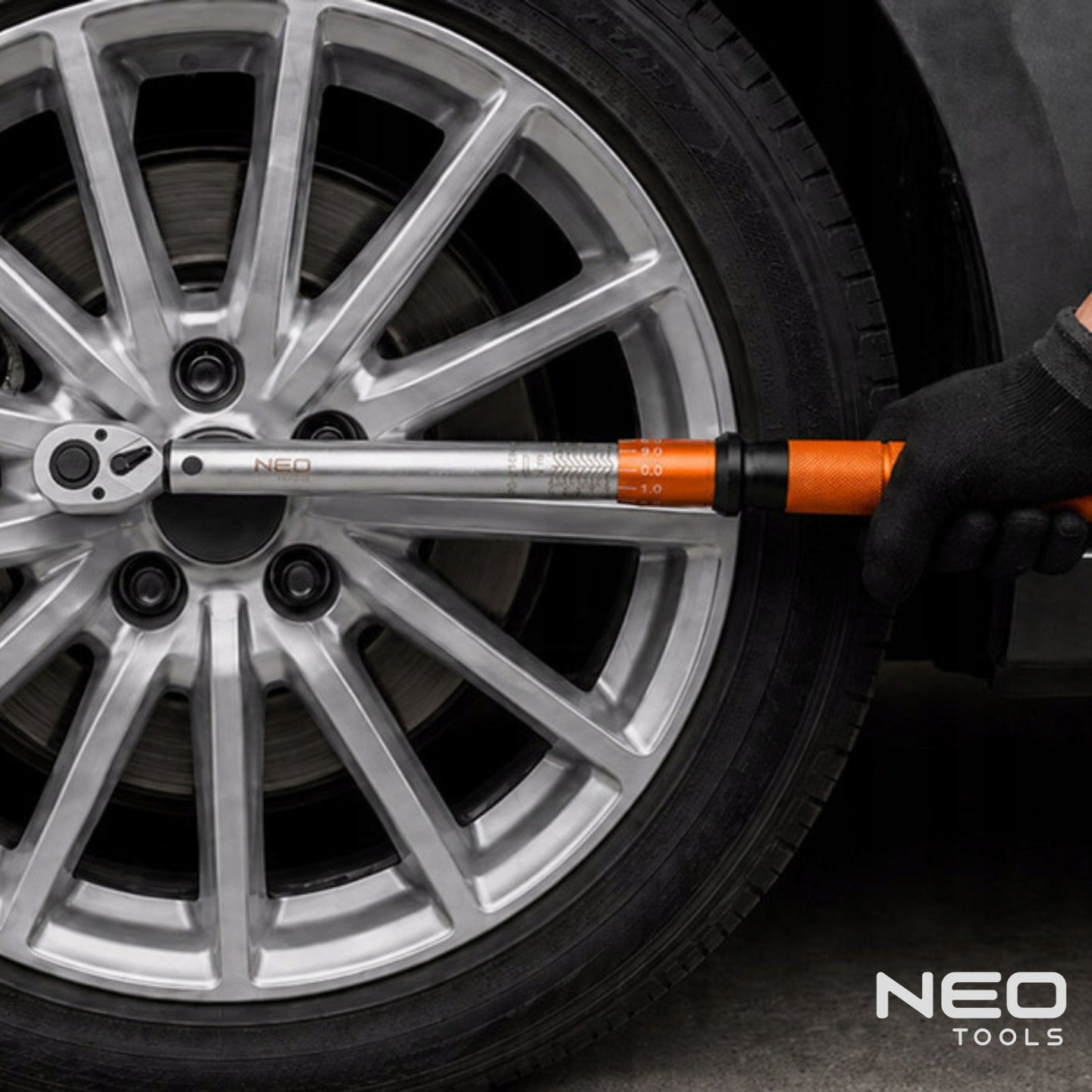 NEO TOOLS TORQUE WRENCH 40-210NM + 3 SOCKETS 17, 19, 21 MM + - 3% Packaging status original