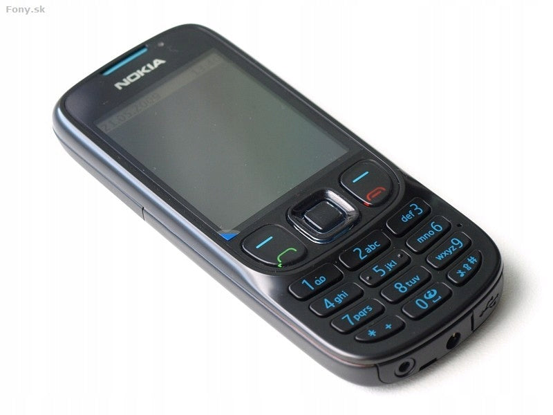 NEW NOKIA 6303 SET FREEBIES PROMO Charger included yes