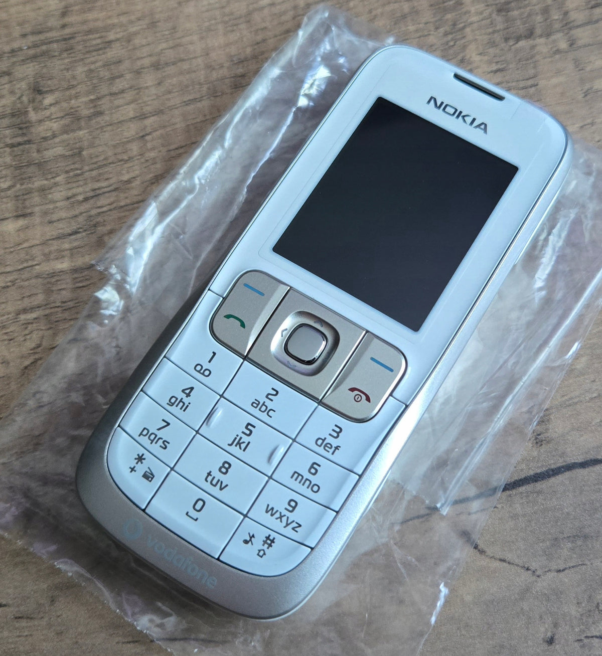 NOKIA 2630 White JONAS BROTHERS EDITION! UNIQUE! The only ONE! NEW! Charger included yes