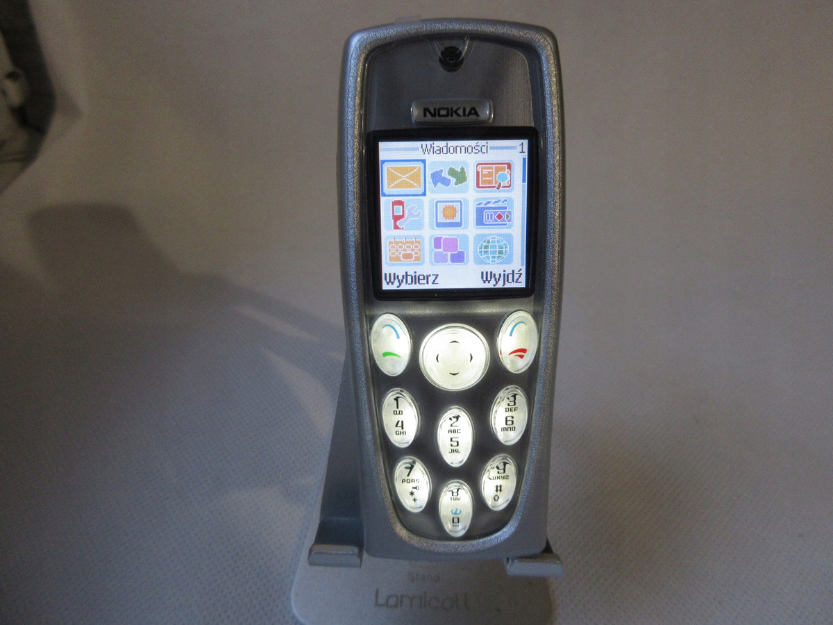 NOKIA 3200 CLASSIC WITHOUT SIMLOCK NEW REAL PHOTO Headphones included no