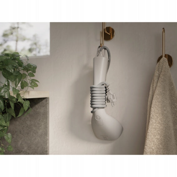 Napařovač oděvů Electrolux E7HS2-6UG 1400 W Model E7HS2-6UG