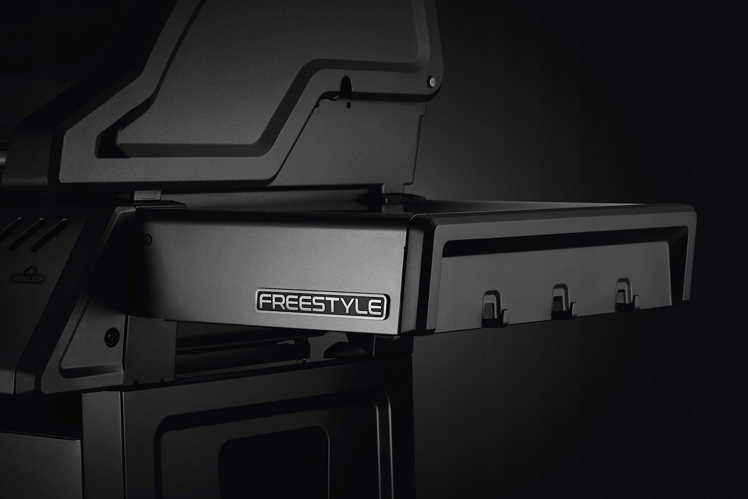 Napoleon Freestyle 425 Gas Grill with Steak Burner SizzleZone Grill depth 64 cm