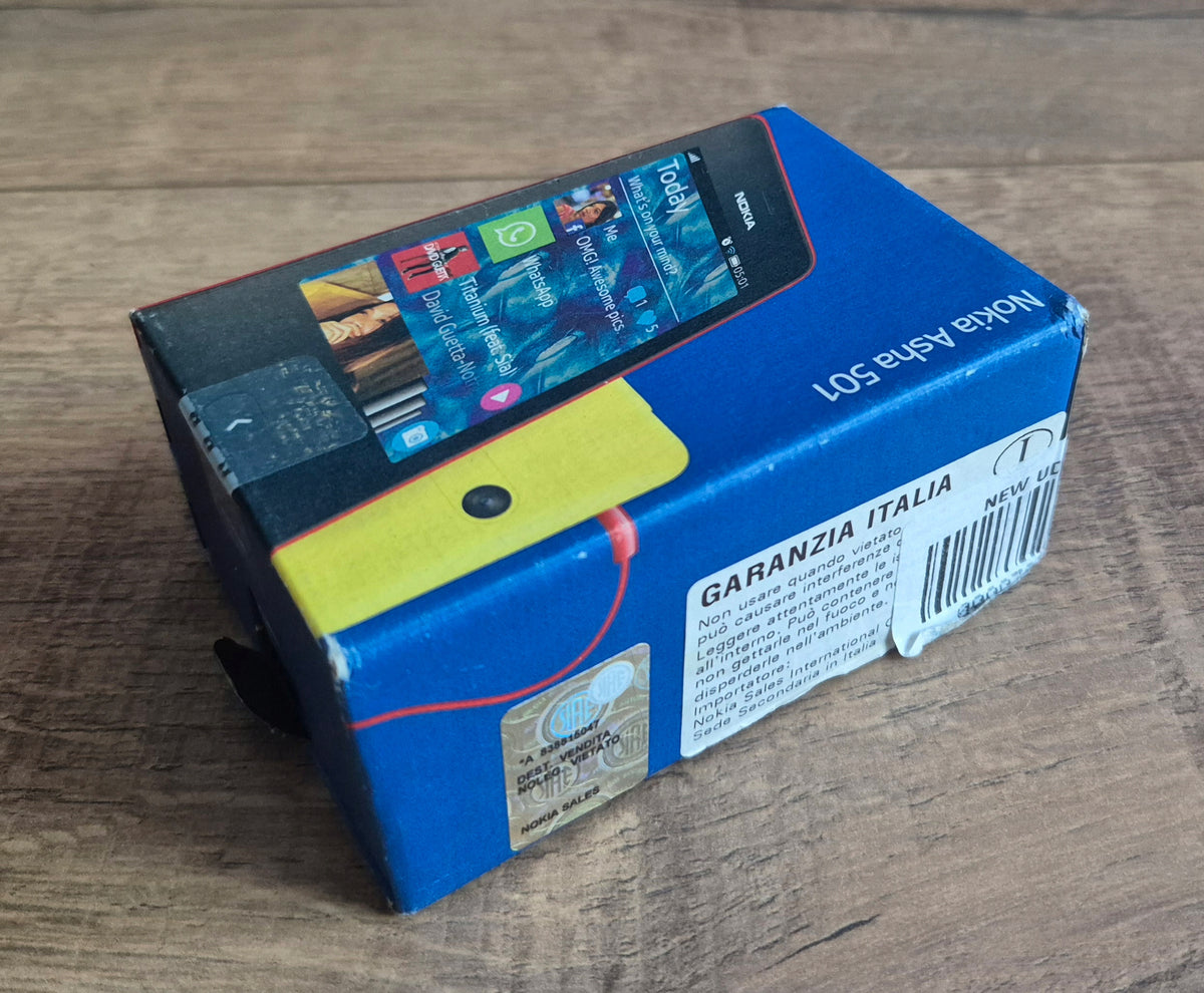 Nokia Asha 501 White! NEW! UNIQUE! SEAL! Charger included yes