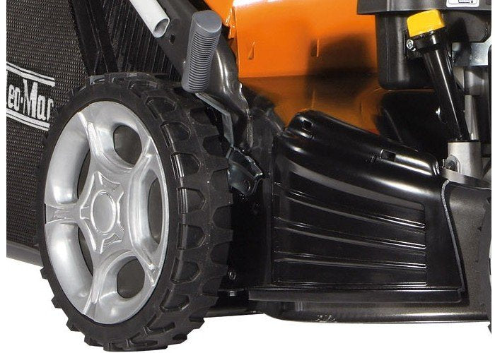 OLEO-MAC DIESEL MOWER REINFORCED G 53 TK PREMIUM + STARTER KIT Basket capacity 70 l