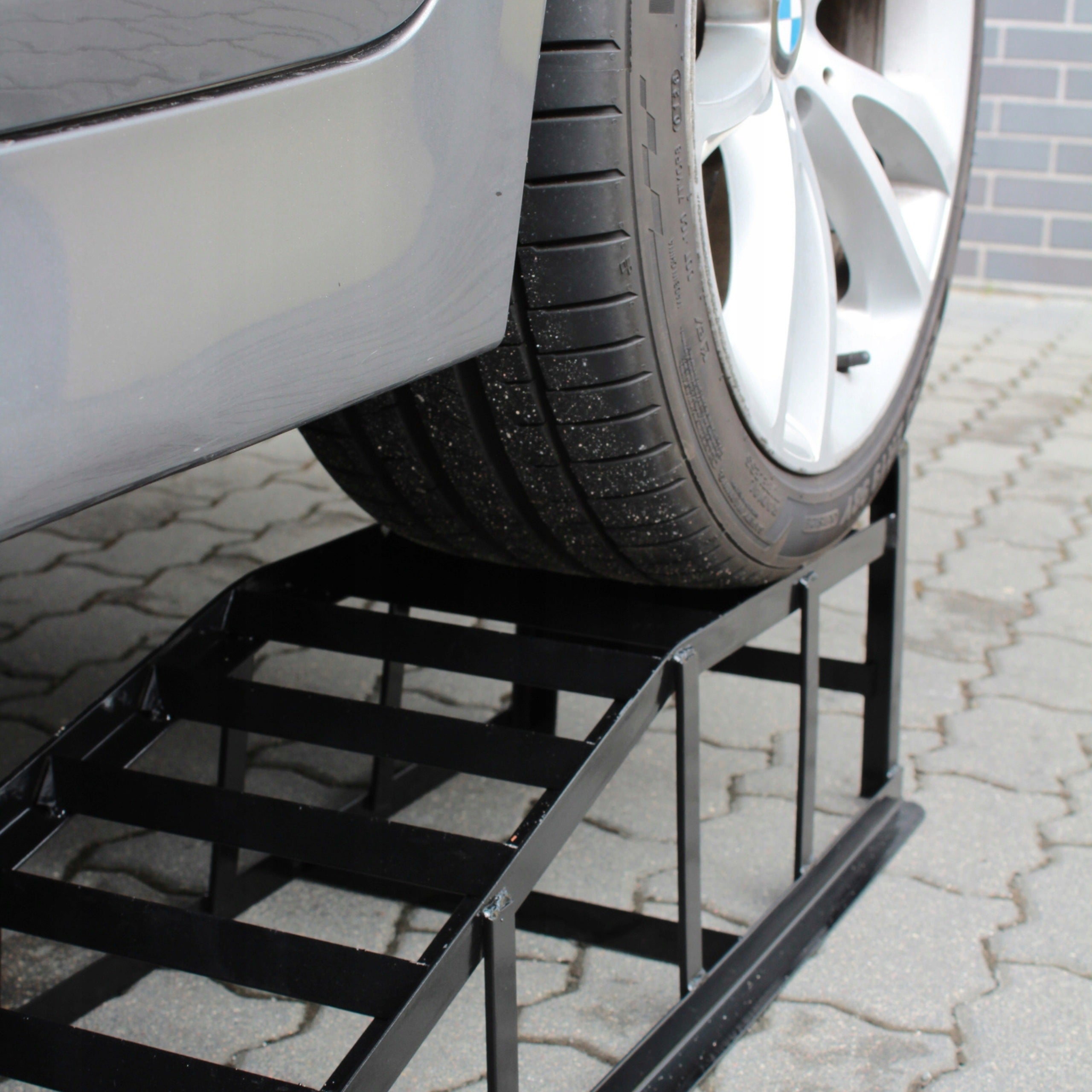 OVERRUN CAR RAMP DRIVEWAY STEEL LIFT LARGE STRONG 3T 2 PIECES Manufacturer code NAJAZD SAMOCHODOWY RAMPA PODJAZD