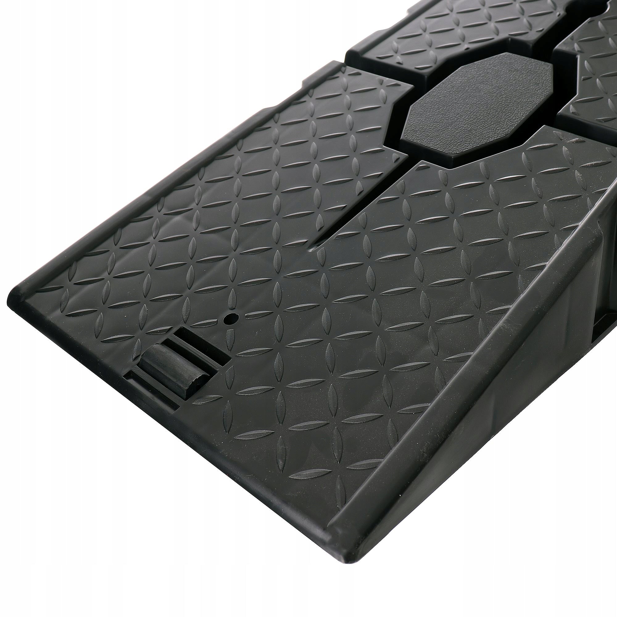 OVERRUN RAMPS 2 PCS LIFTING CAPACITY UP TO 3T HEIGHT 17CM NON-SLIP STOP Product weight with unit packaging 22 kg