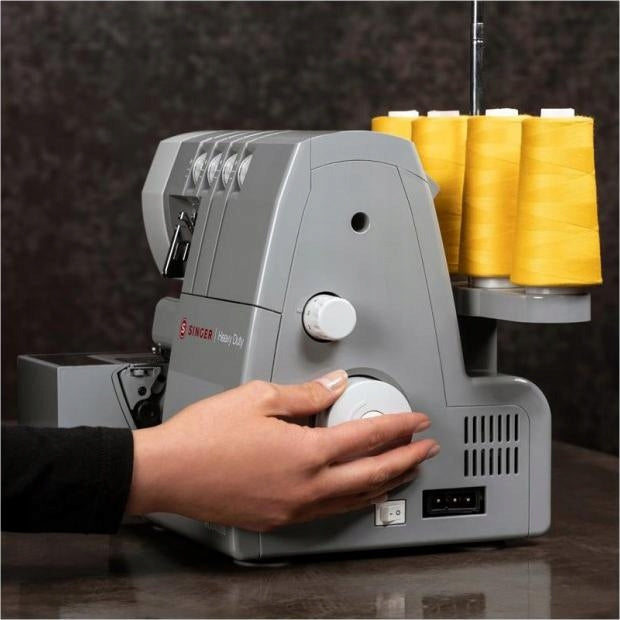 Overlock Singer HD0405S Material synthetic material
