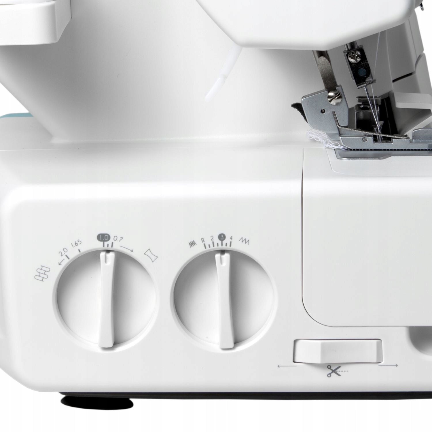 Overlock home overlock power 4-thread Łucznik 2023 + additional accessories Dominant color white
