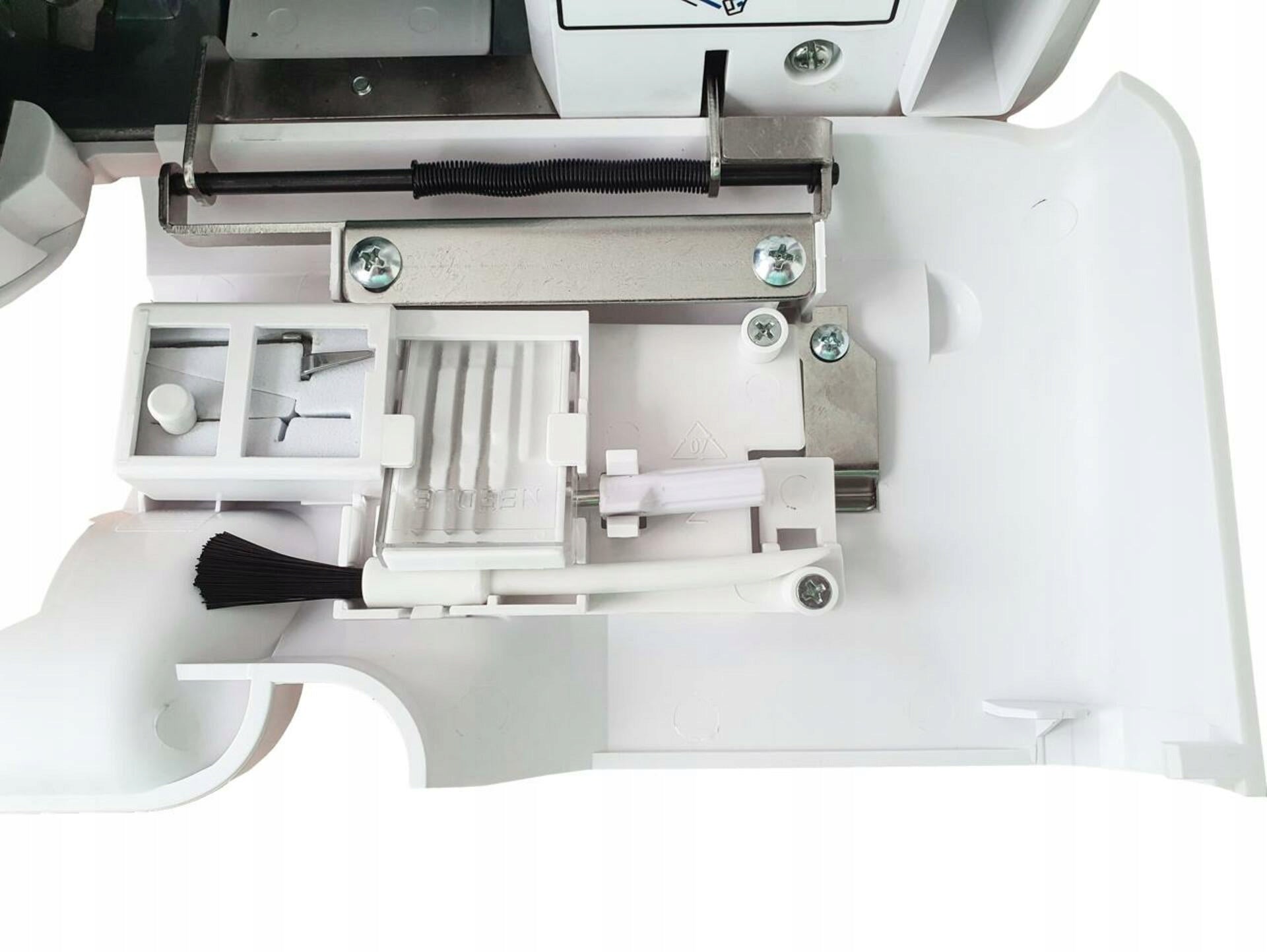 Overlock overlock 4-3-2 thread sewing machine - Veritas Elastica II Dominant color white