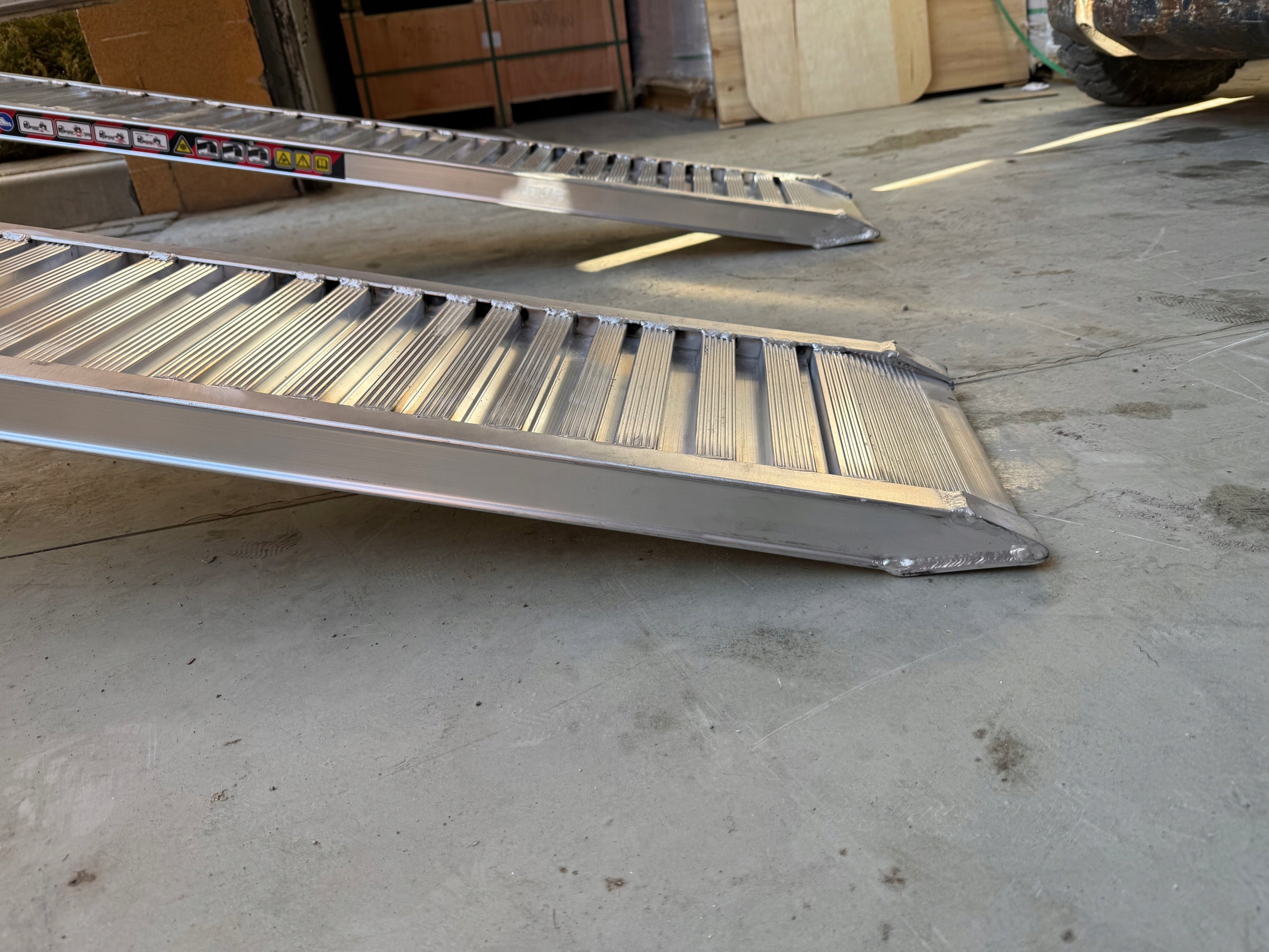 Overrun aluminum loading ramps ideal for buses 2,5m to 1550kg Manufacturer code 50X25NB