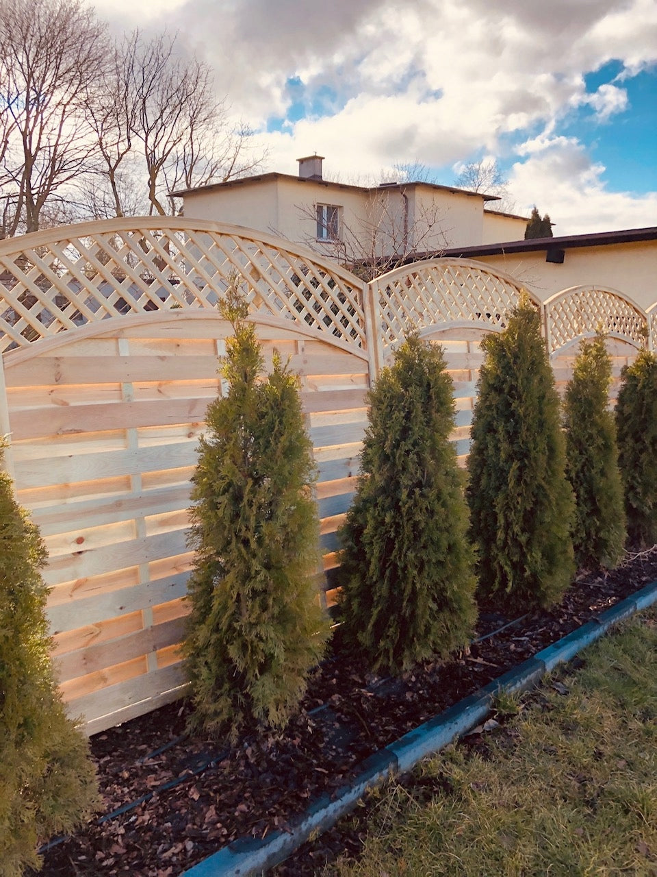 PERGOLA WOODEN FENCE 180x180x4,4 cm FENCE LUX FOR SCREWS FOR YEARS Kind span