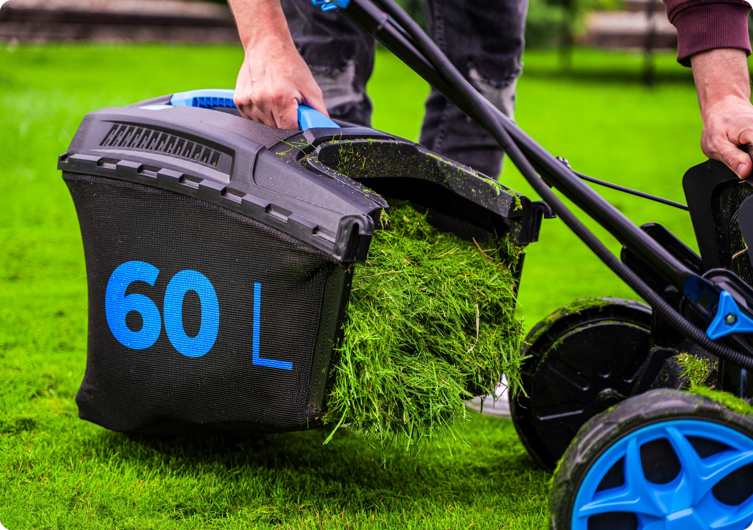 PETROL MOWER POWERFUL 224CC STARTER DRIVE 53CM MULCHING 9IN1 Engine displacement 224 cm³