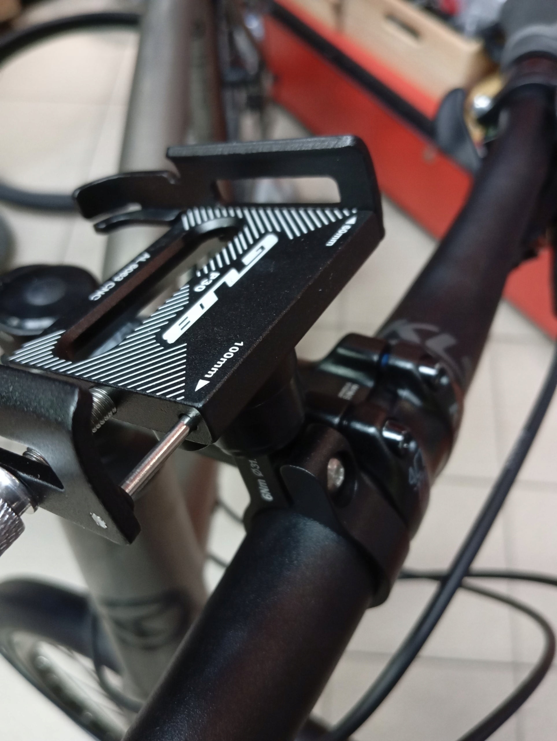 PHONE HOLDER for bicycle SCOOTERS GUB P30 rotating 360° For mobile