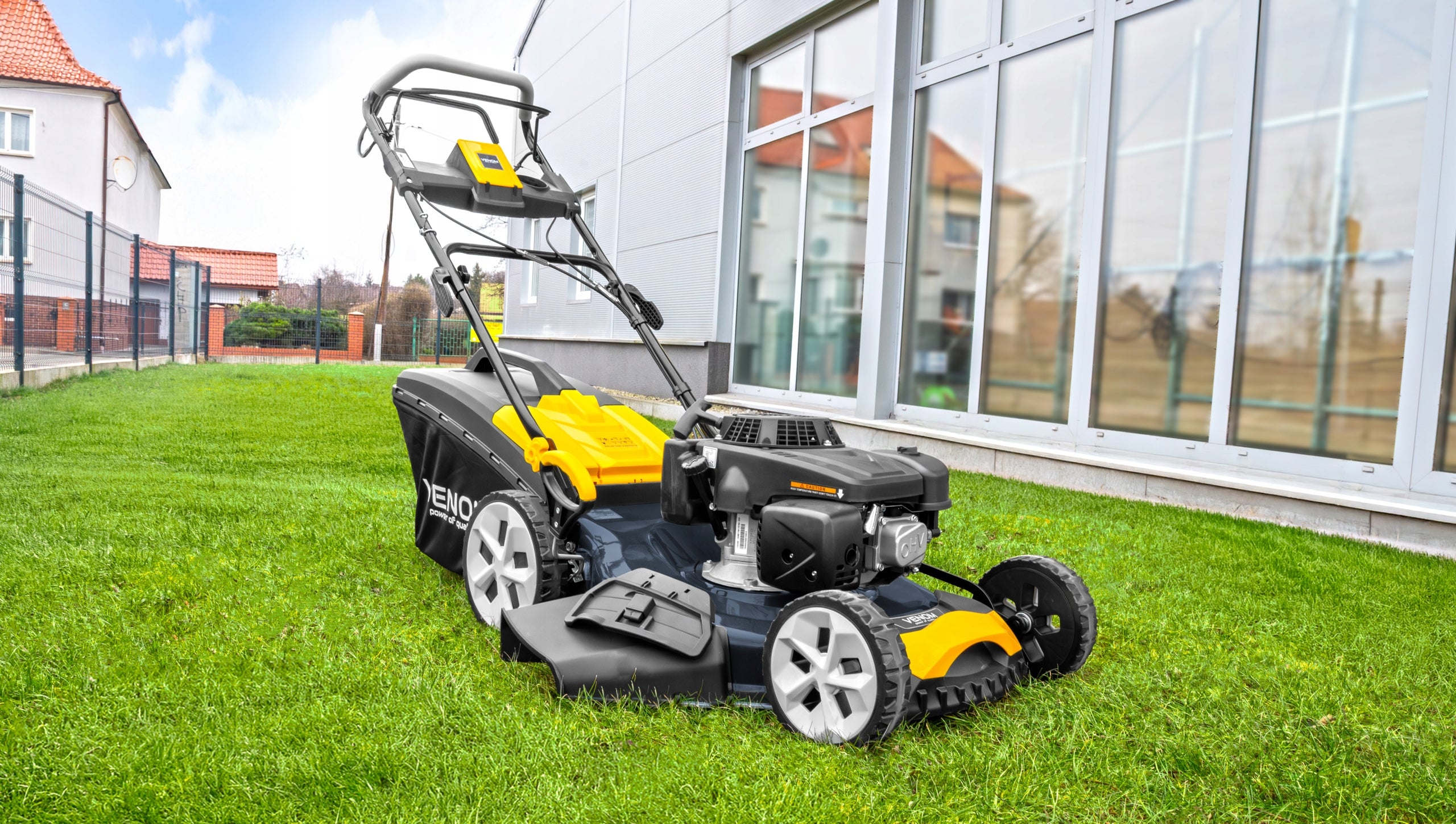 POWERFUL DIESEL MOWER VENOM 9in1 DRIVE MOTOR LONCIN 224cc LARGE 56cm Oil Packaging status original