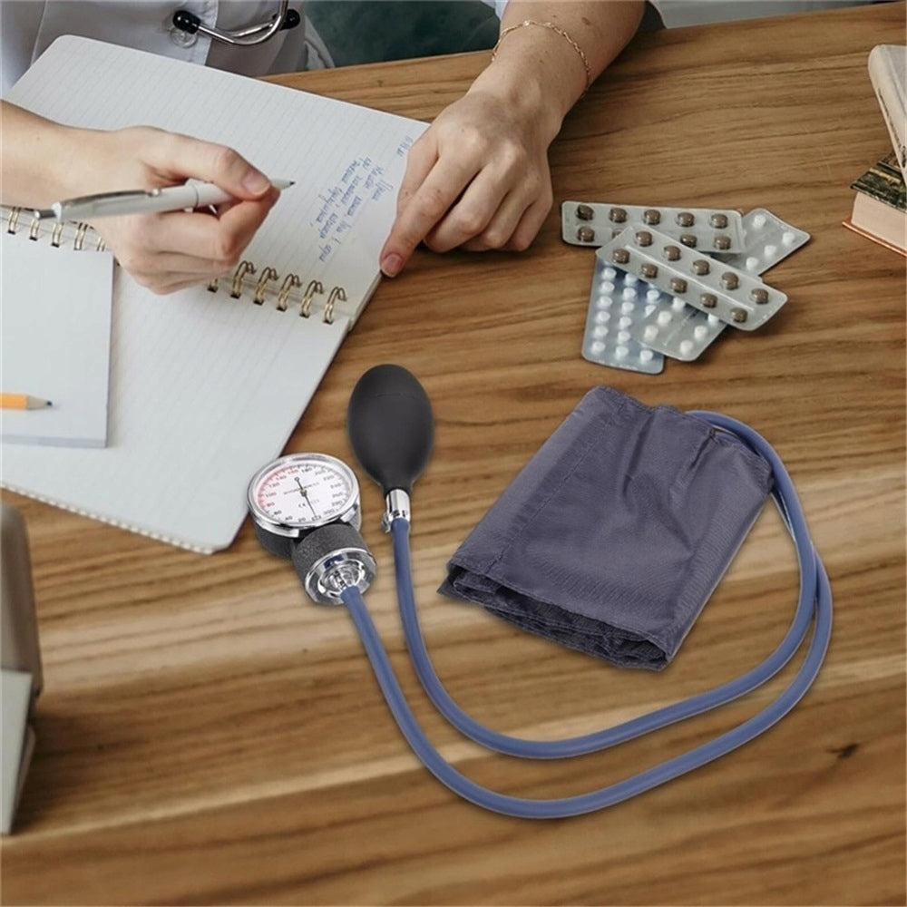 PROFESSIONAL BLOOD PRESSURE MONITOR, ANEROIDAL SPHYGMOMANOMETER BLOOD PRESSURE MONITOR Packaging status original